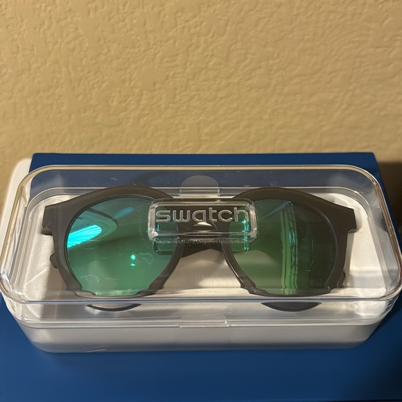 NEW Swatch Sunglasses - Picture 2 of 4